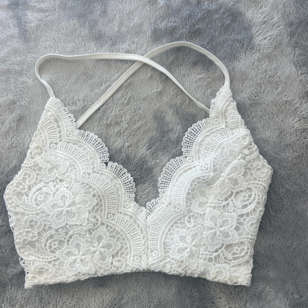 White tank crop top exposed back & lacey